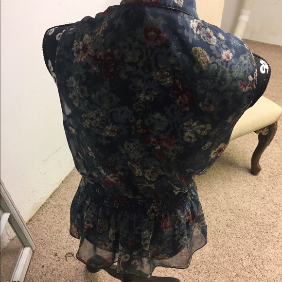 Unit floral flowy top - Picture 3 of 4